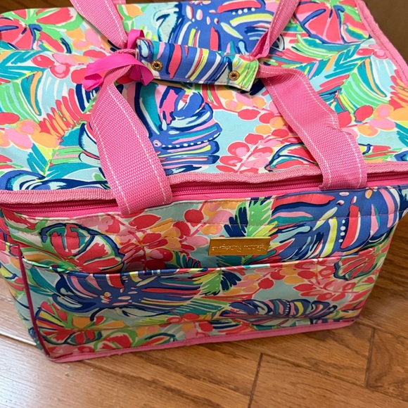 Handbags - Lilly Pulitzer Vibrant Floral Cooler Bag in Pink & Multi